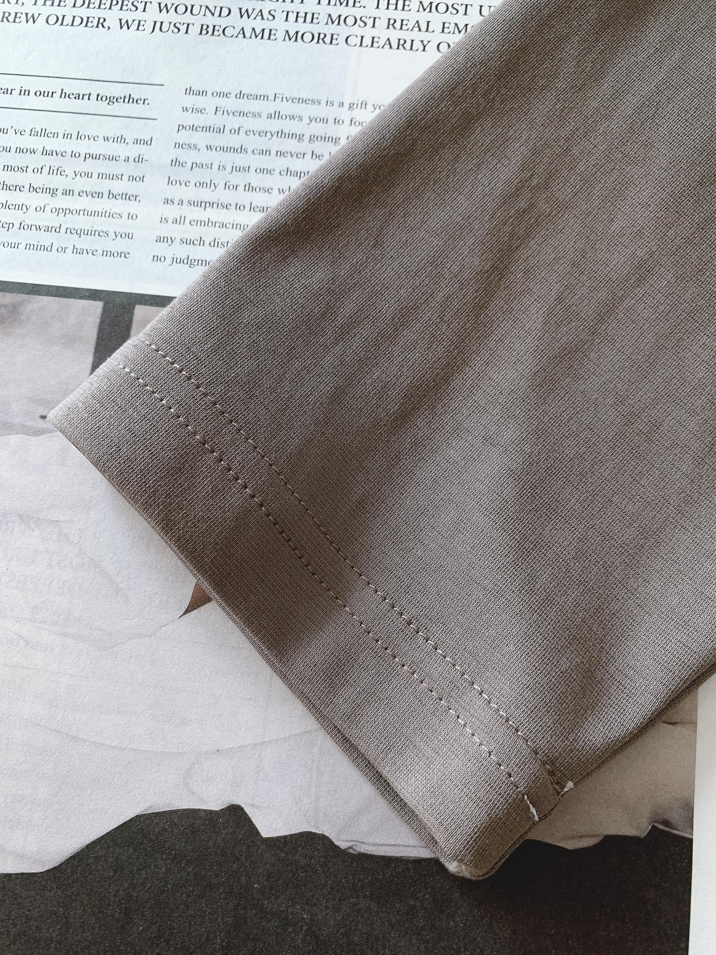 DESCENTE 迪桑特 2025FW秋冬新品 休闲长袖打底衫，立体感logo廓形长袖打底T恤，甄选优质