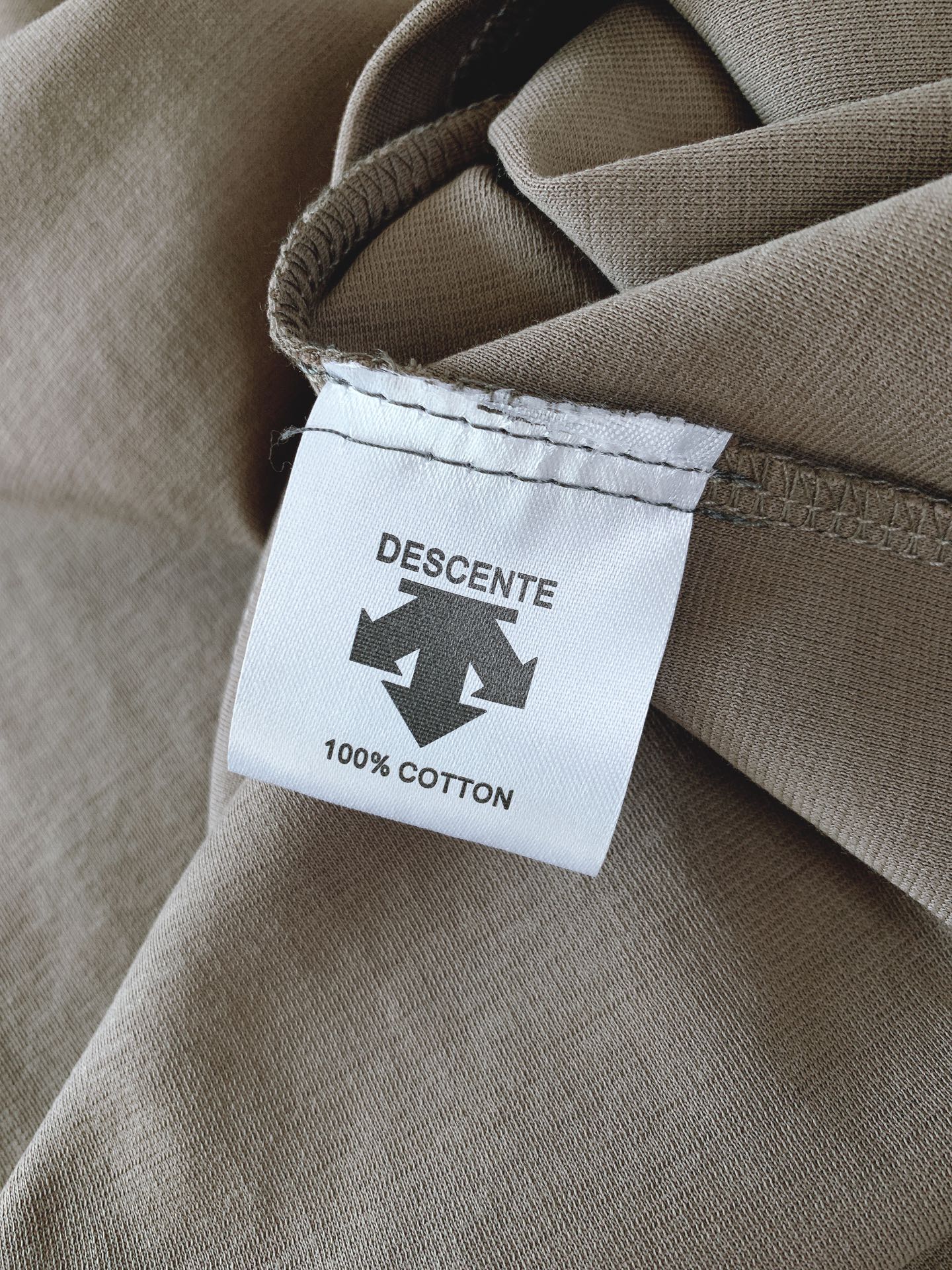 DESCENTE 迪桑特 2025FW秋冬新品 休闲长袖打底衫，立体感logo廓形长袖打底T恤，甄选优质