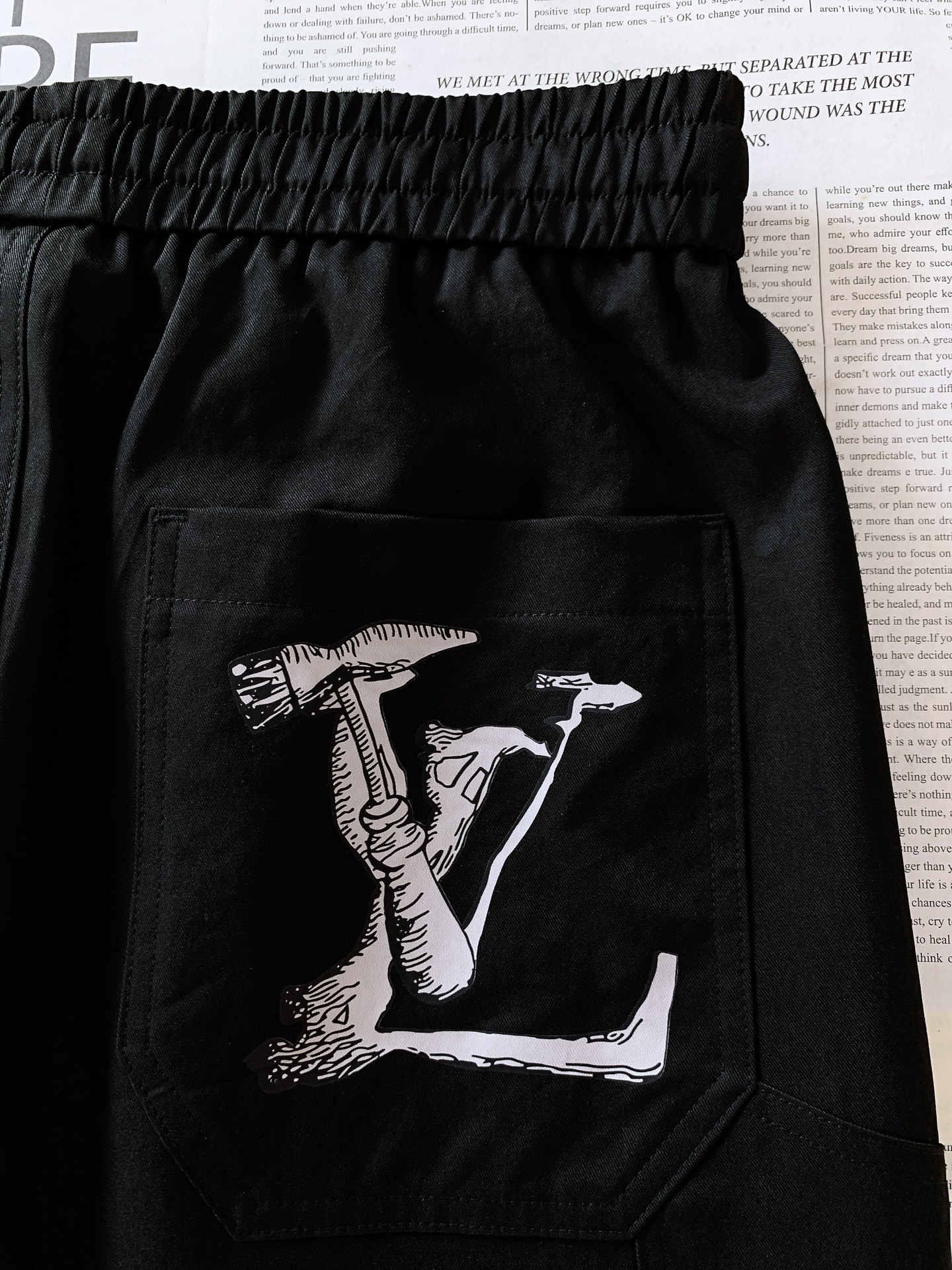 LouisVuitton 路易威登 2025FW早秋新品复古工装休闲裤，双层针织，定制的面料，客供五金辅