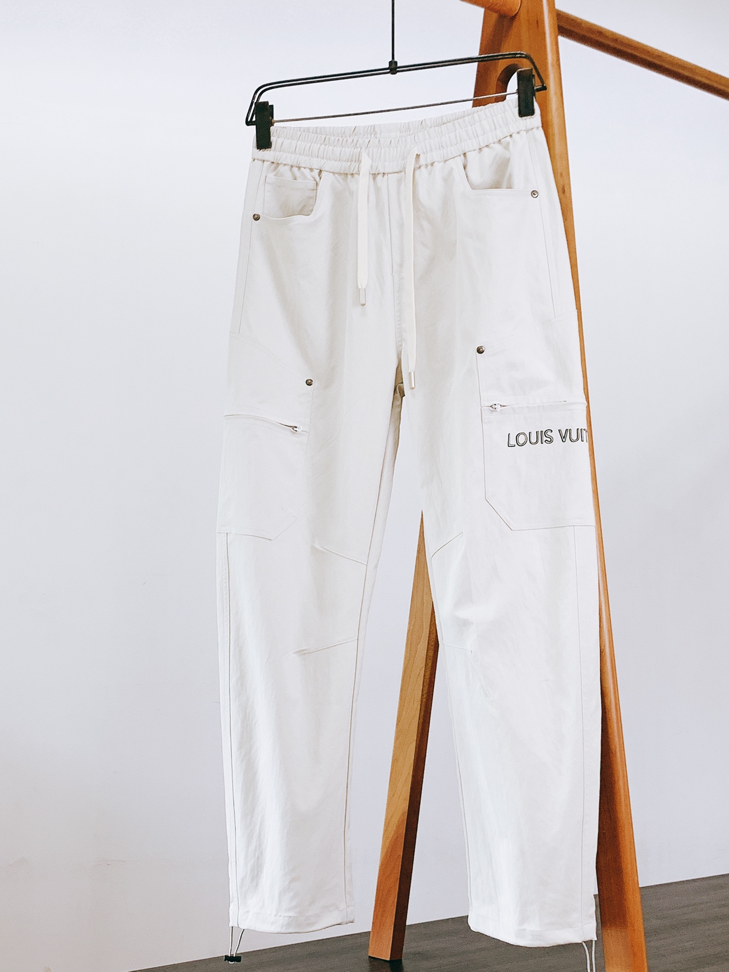 LouisVuitton 路易威登 2025FW早秋新品复古工装休闲裤，双层针织，定制的面料，客供五金辅