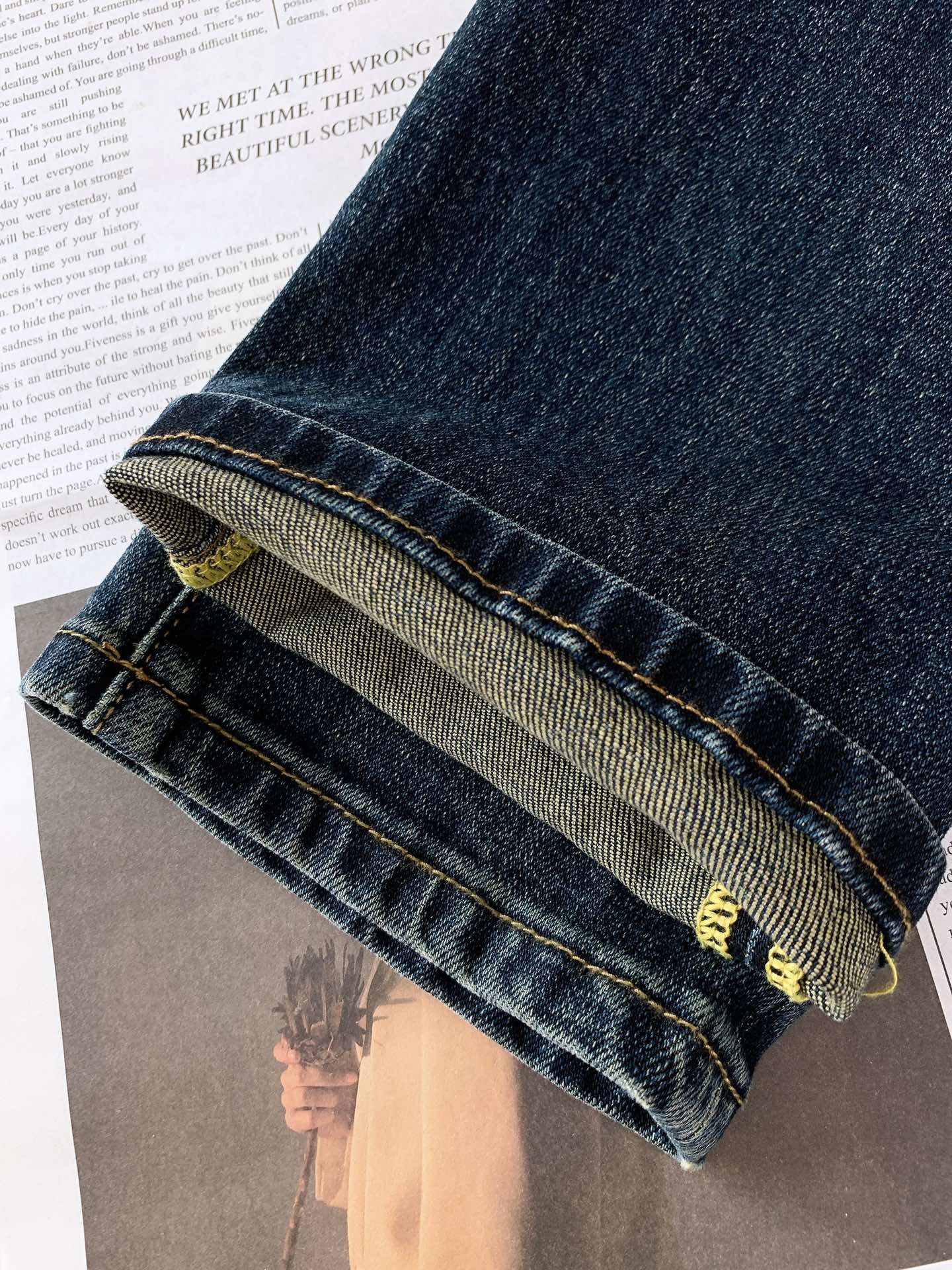 DOLCE&GABBANA 杜嘉班纳 2025FW早秋新品 极具DG家美学基调的一款牛仔裤👖，以面料和品