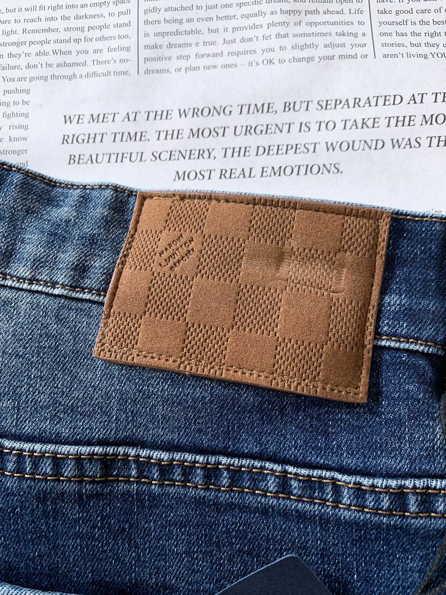 LouisVuitton 路易威登 驴家王炸款牛仔裤👖独爱这一条，弹力加倍的牛仔裤…… 重工洗水工艺….