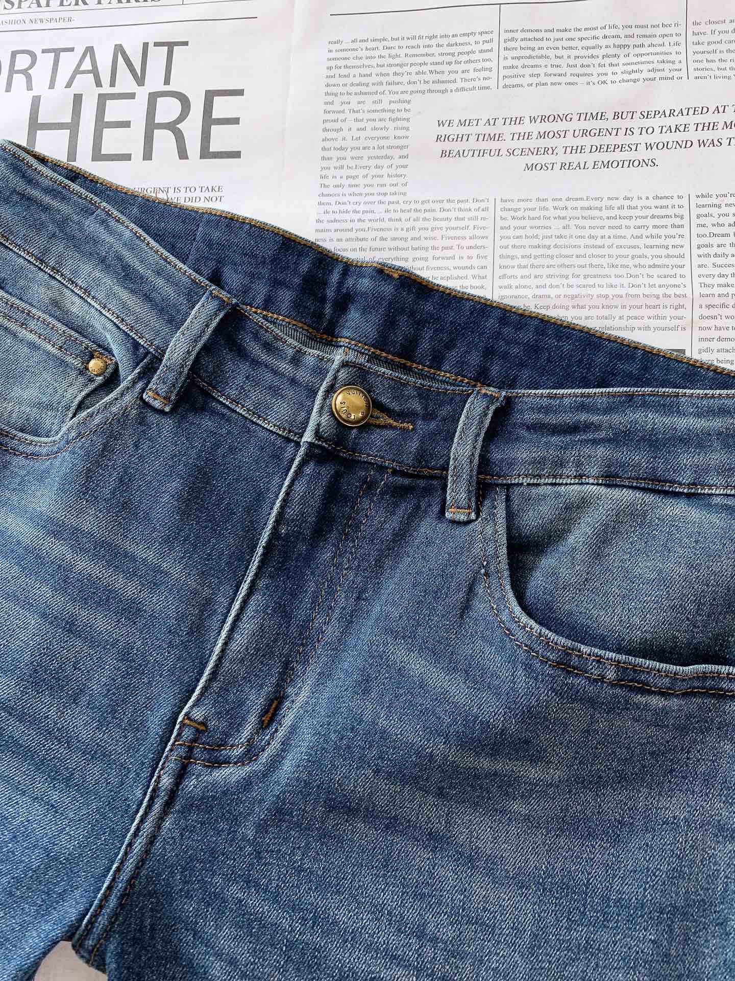 LouisVuitton 路易威登 驴家王炸款牛仔裤👖独爱这一条，弹力加倍的牛仔裤…… 重工洗水工艺….