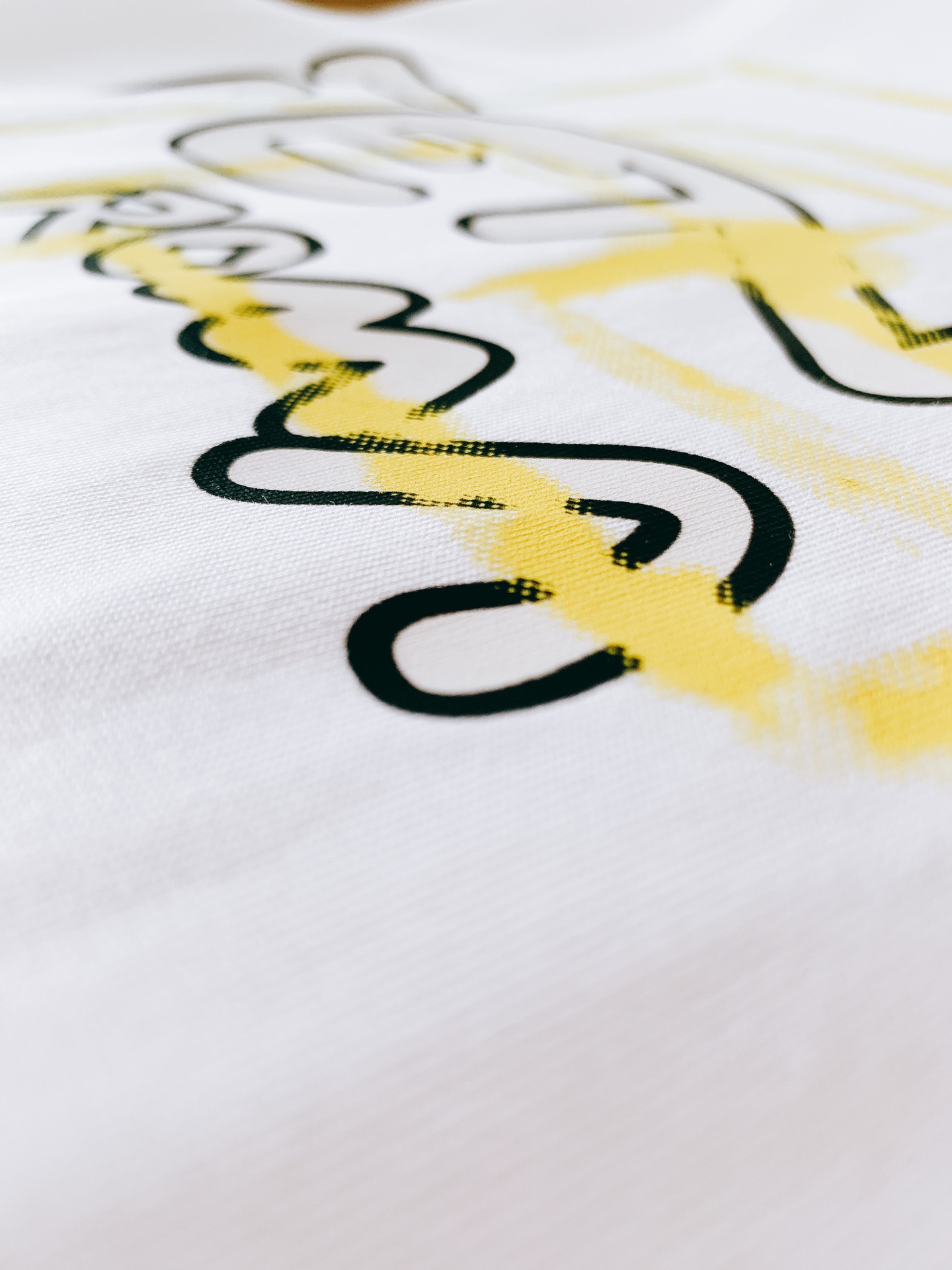 Fendi 芬迪 2025SS春夏新品 休闲印花T恤。经典圆领设计，不挑人，不管是单穿还是叠穿，都能轻松