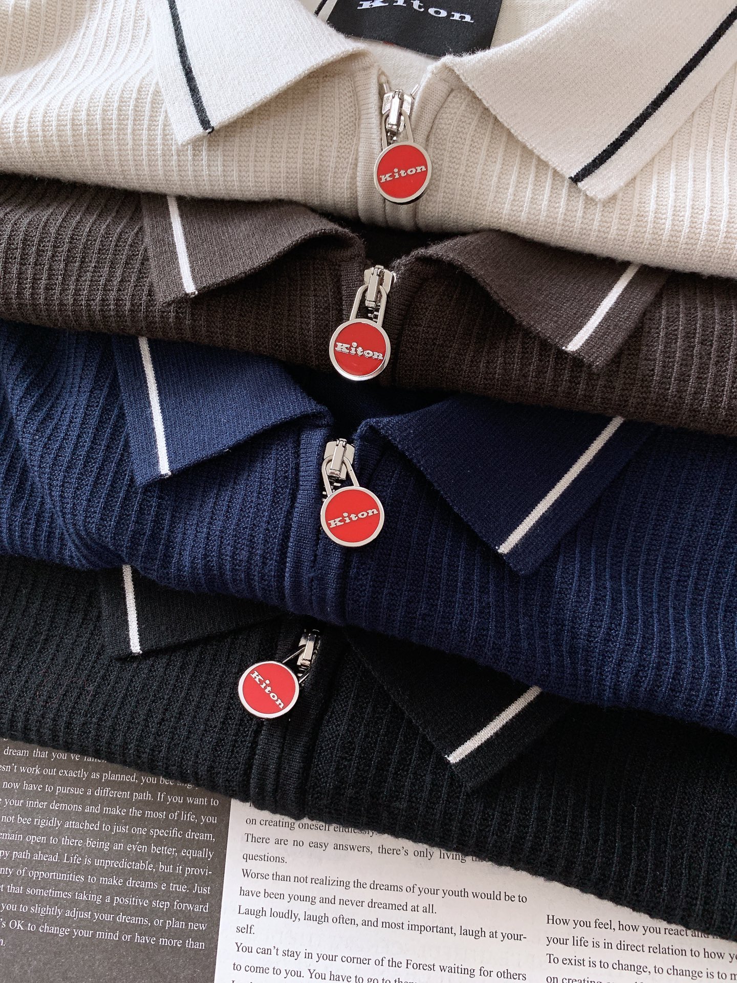 Kiton 奇顿 2025FW早秋新品 渠道的精品狠货！！！今年最好看的半拉链翻领打底衫。闭眼入！客供定