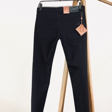 LoroPiana L.P FW早秋新品 商务休闲裤,臻选优质面料打造,贴身舒适,独特设计,缔造简约线条 LoroPiana L.P FW早秋新品 商务休闲裤,臻选优质面料打造,贴身舒适,独特设计,缔造简约线条