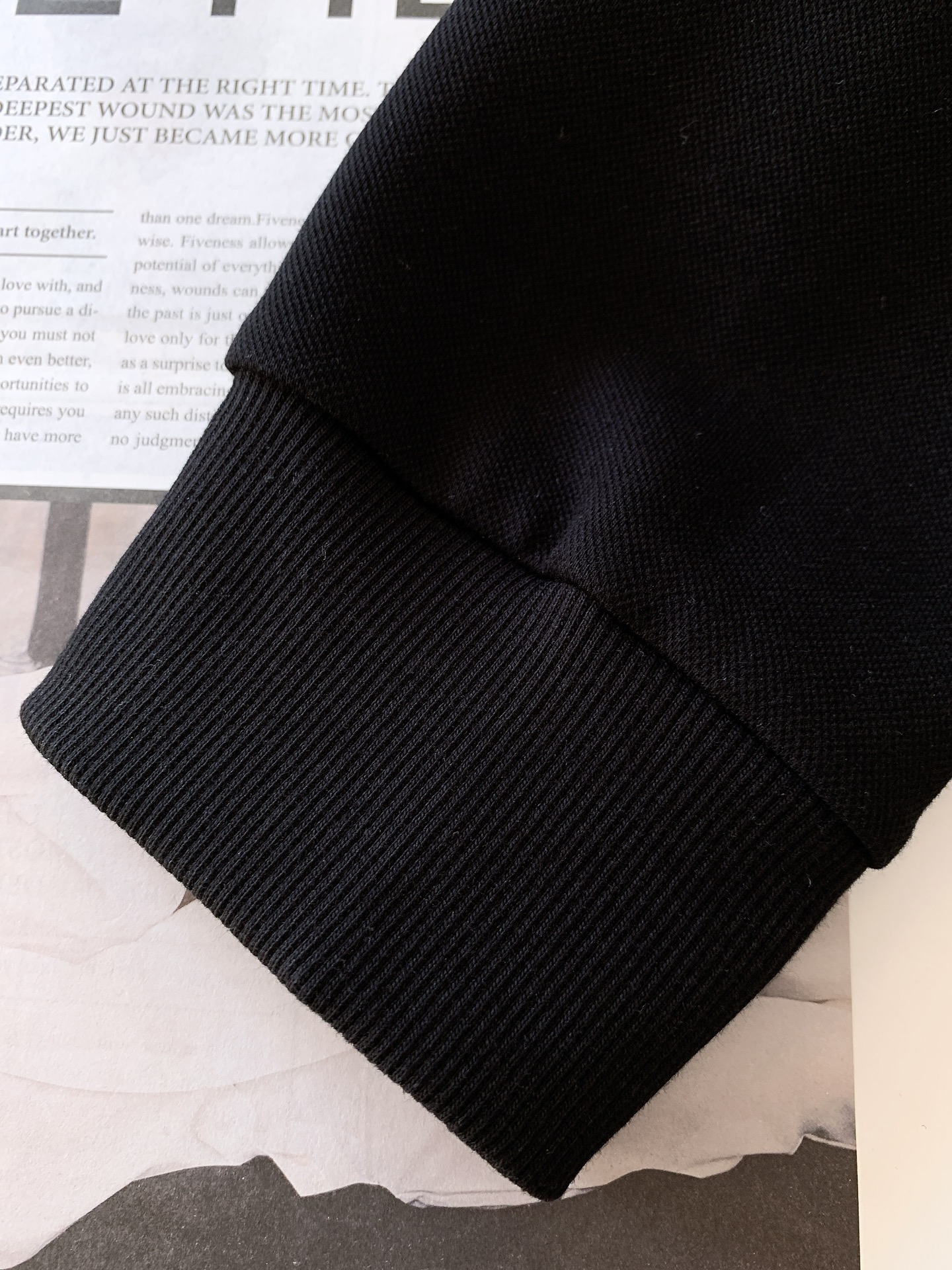 Burberry 巴宝莉 2025FW早秋新品 休闲套头卫衣，经典焕新，诠释英伦风尚。客供定制面料，兼具