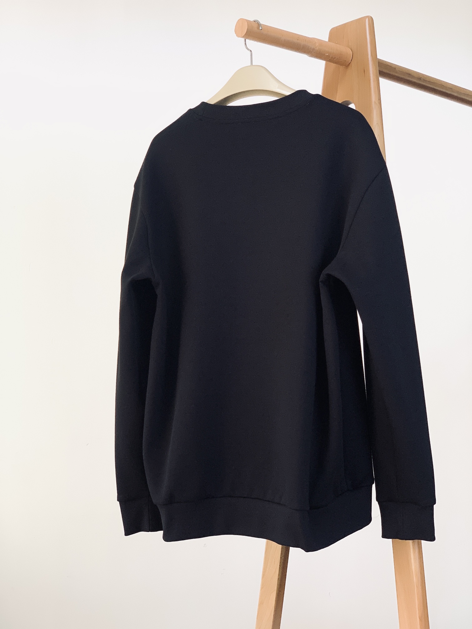 Burberry 巴宝莉 2025FW早秋新品 休闲套头卫衣，经典焕新，诠释英伦风尚。客供定制面料，兼具