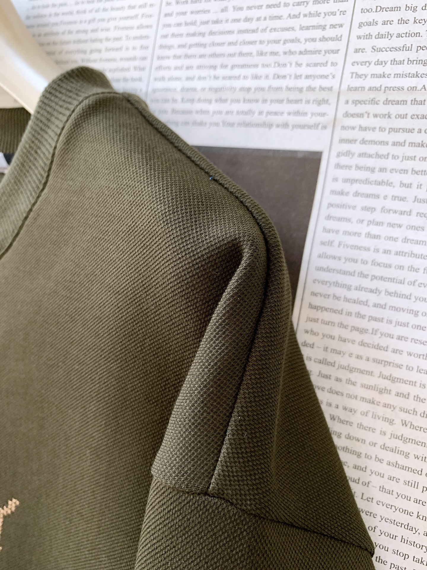 Burberry 巴宝莉 2025FW早秋新品 休闲套头卫衣，经典焕新，诠释英伦风尚。客供定制面料，兼具