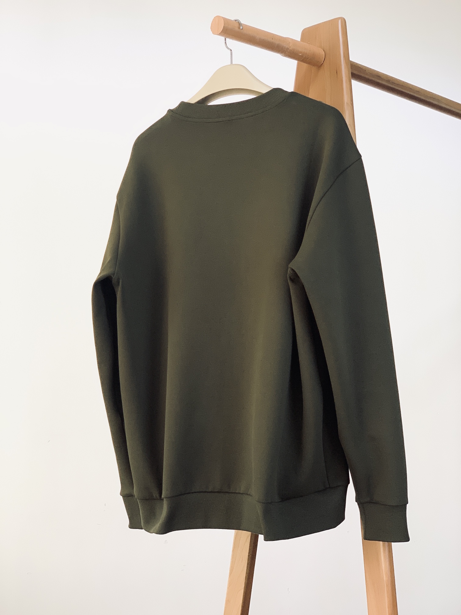 Burberry 巴宝莉 2025FW早秋新品 休闲套头卫衣，经典焕新，诠释英伦风尚。客供定制面料，兼具