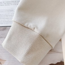 Burberry 巴宝莉 2025FW早秋新品 休闲套头卫衣,经典焕新,诠释英伦风尚。客供定制面料,兼具 Burberry 巴宝莉 2025FW早秋新品 休闲套头卫衣,经典焕新,诠释英伦风尚。客供定制面料,兼具