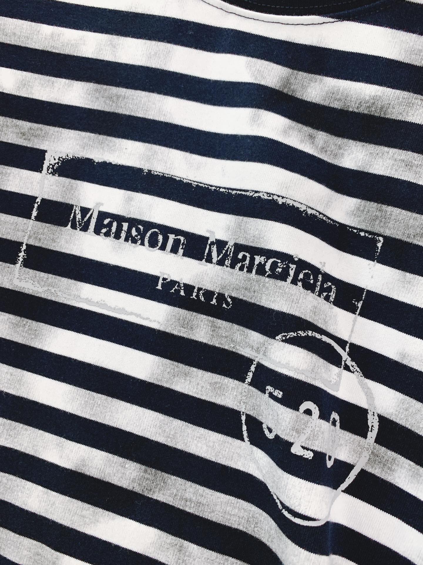 Maison Margiela MM6 马丁马吉拉 2025FW早秋新品 做旧条纹打底衫。它把巴黎的解构