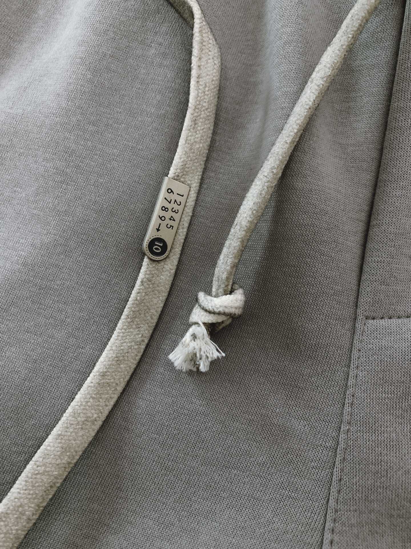 Maison Margiela MM6 马丁马吉拉 2025FW早秋新品 脏脏抽绳休闲裤时尚系列，独特设