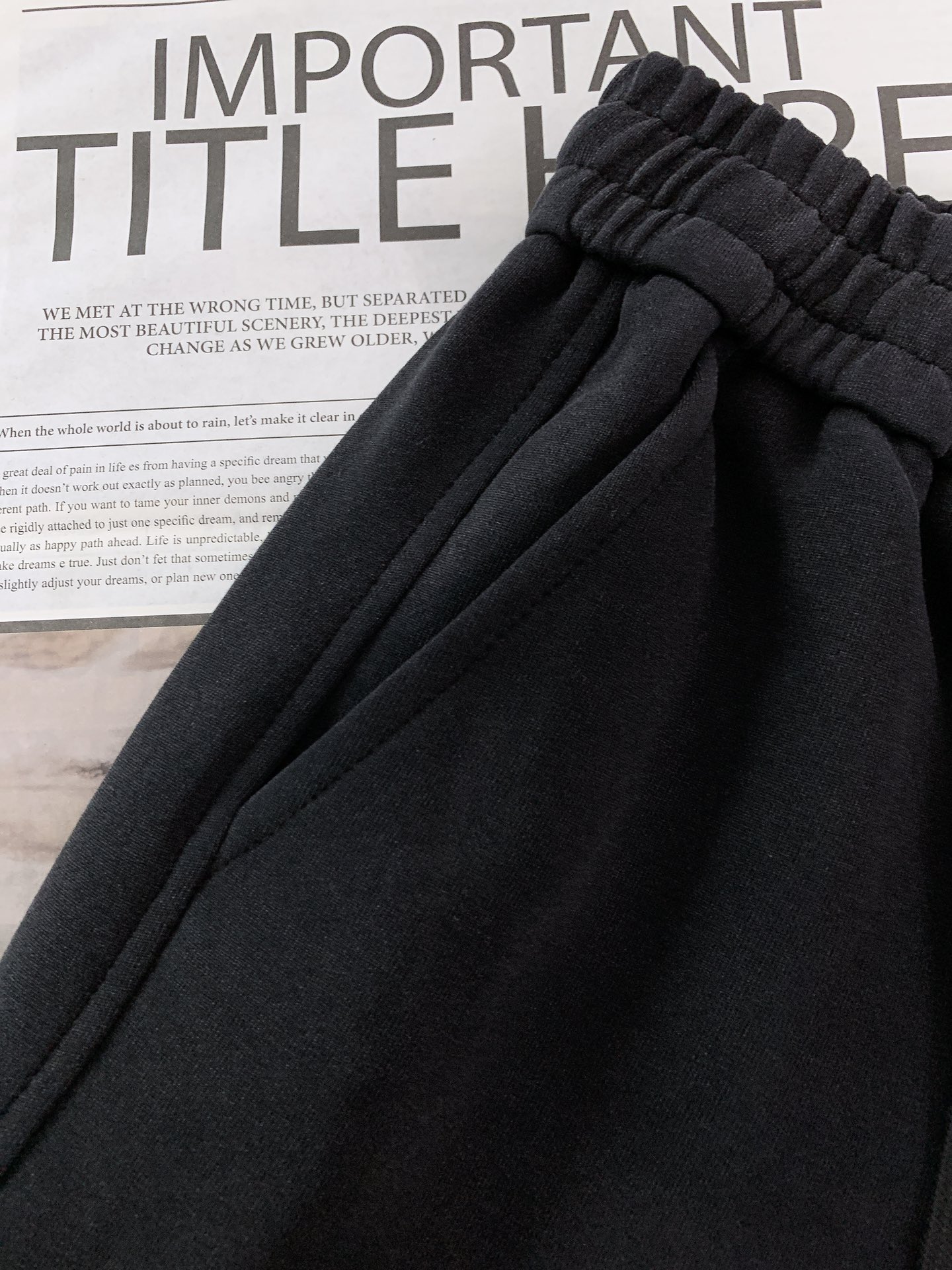 Maison Margiela MM6 马丁马吉拉 2025FW早秋新品 脏脏抽绳休闲裤时尚系列，独特设