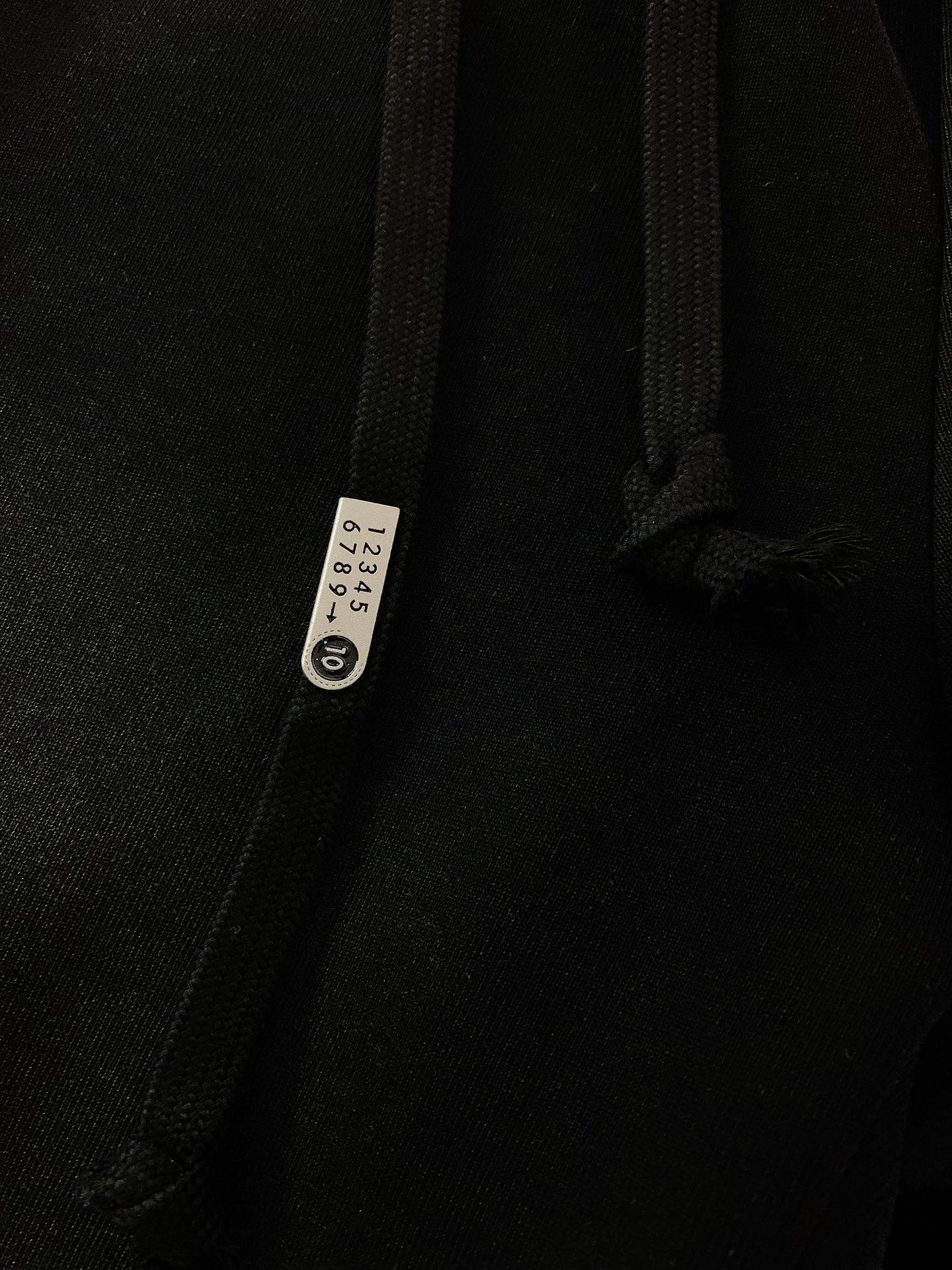 Maison Margiela MM6 马丁马吉拉 2025FW早秋新品 脏脏抽绳休闲裤时尚系列，独特设