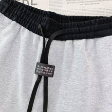 Maison Margiela MM6 马丁马吉拉 这款时尚休闲裤简直太牛了!!!既能日常休闲穿,又能通 Maison Margiela MM6 马丁马吉拉 这款时尚休闲裤简直太牛了!!!既能日常休闲穿,又能通