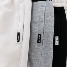 Maison Margiela MM6 马丁马吉拉 这款时尚休闲裤简直太牛了!!!既能日常休闲穿,又能通 Maison Margiela MM6 马丁马吉拉 这款时尚休闲裤简直太牛了!!!既能日常休闲穿,又能通