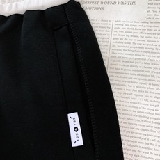 Maison Margiela MM6 马丁马吉拉 这款时尚休闲裤简直太牛了!!!既能日常休闲穿,又能通 Maison Margiela MM6 马丁马吉拉 这款时尚休闲裤简直太牛了!!!既能日常休闲穿,又能通