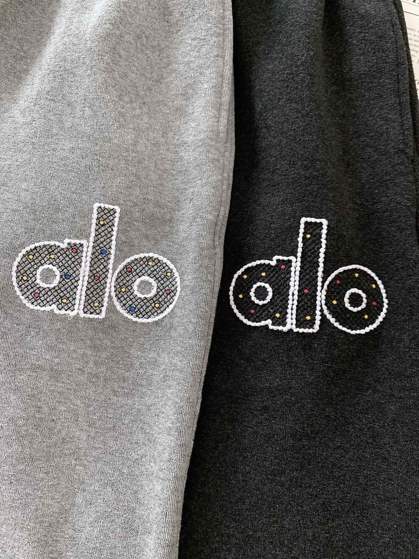 ALO 阿洛 2025FW早秋新品 刺绣抽绳休闲裤时尚系列，独特设计，抽绳休闲长裤 订纱开始订染和订纺。