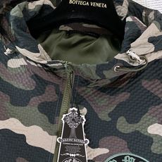 Chrome Hearts 克罗心 2025FW早秋新品 迷彩连帽外套。当迷彩的军事基因遇上哥特式叛逆, Chrome Hearts 克罗心 2025FW早秋新品 迷彩连帽外套。当迷彩的军事基因遇上哥特式叛逆,