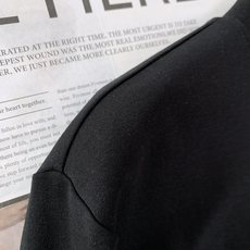 Burberry 巴宝莉 2025FW早秋新品 圆领长袖打底衫,立体感logo廓形半袖打底T恤,高支埃及 Burberry 巴宝莉 2025FW早秋新品 圆领长袖打底衫,立体感logo廓形半袖打底T恤,高支埃及