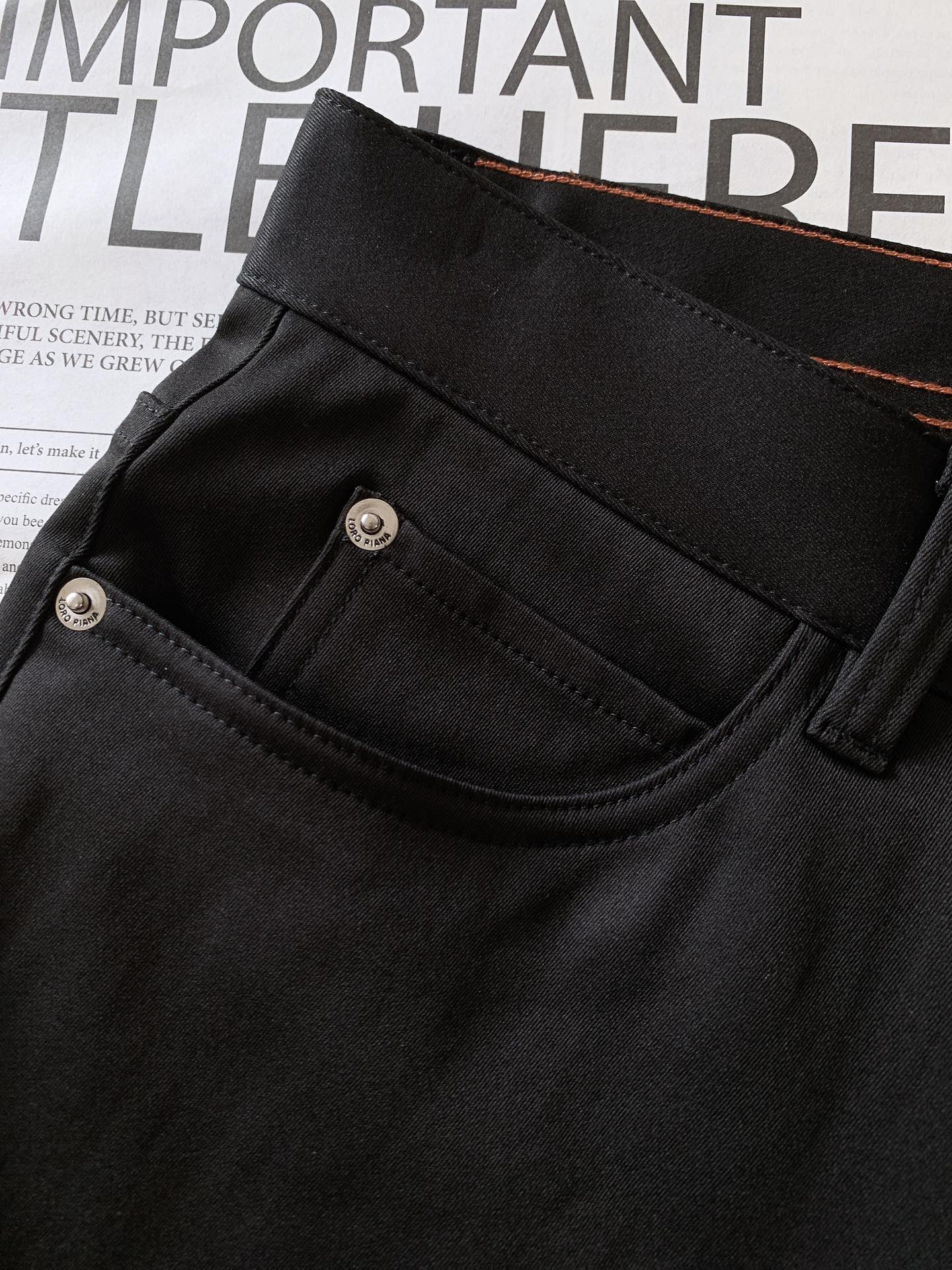 LoroPiana L.P FW早秋新品 商务休闲裤，臻选优质面料打造，贴身舒适，独特设计，缔造简约线条
