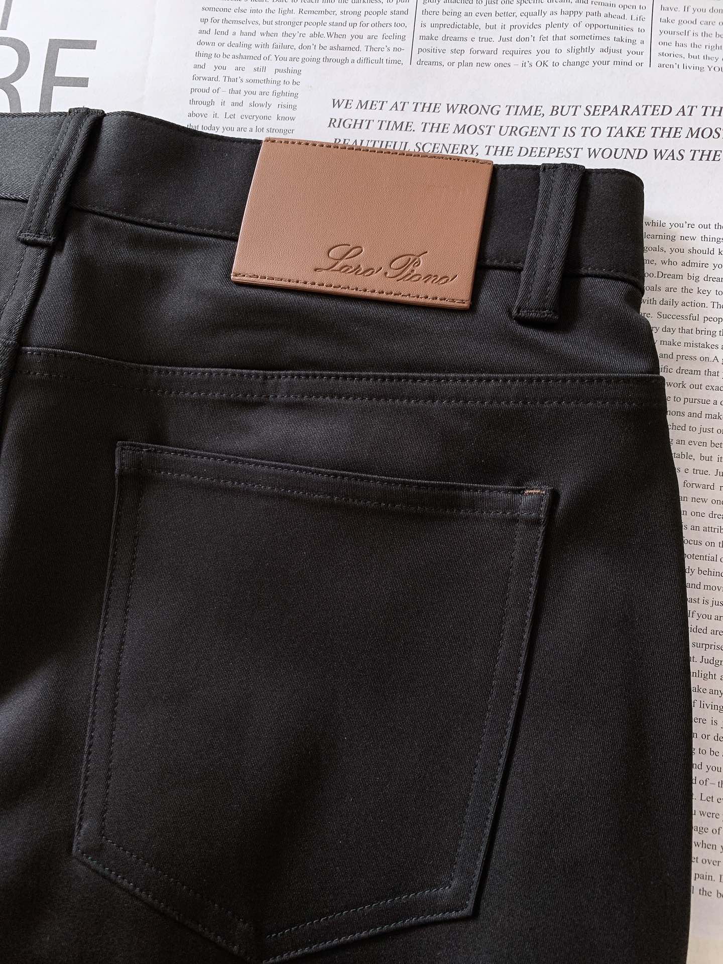 LoroPiana L.P FW早秋新品 商务休闲裤，臻选优质面料打造，贴身舒适，独特设计，缔造简约线条