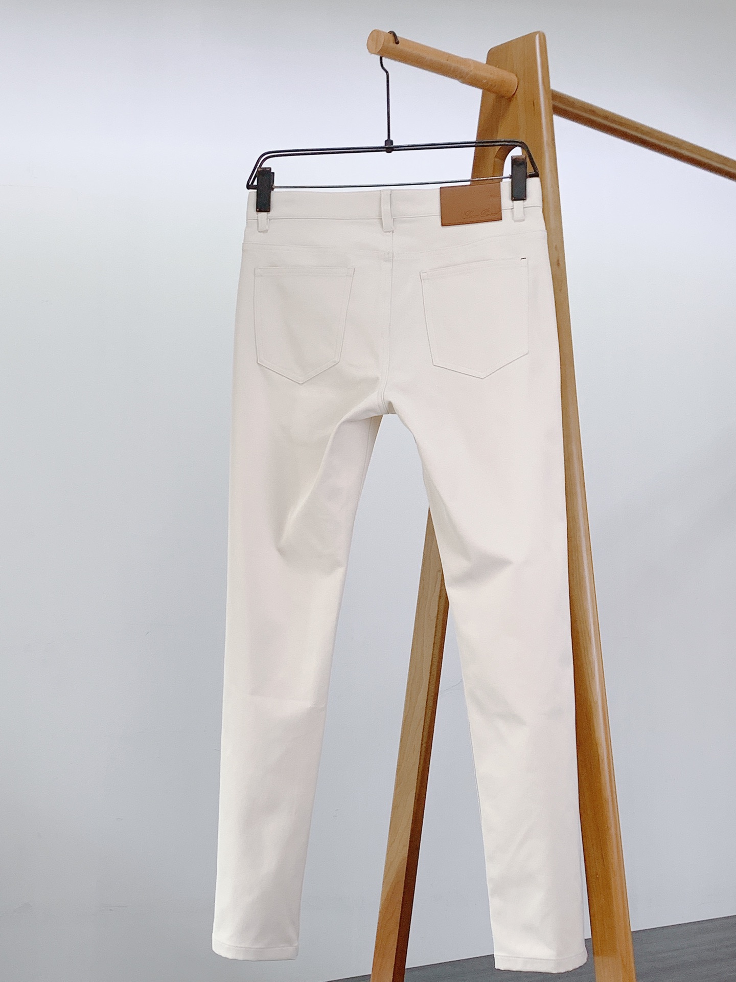 LoroPiana L.P FW早秋新品 商务休闲裤，臻选优质面料打造，贴身舒适，独特设计，缔造简约线条