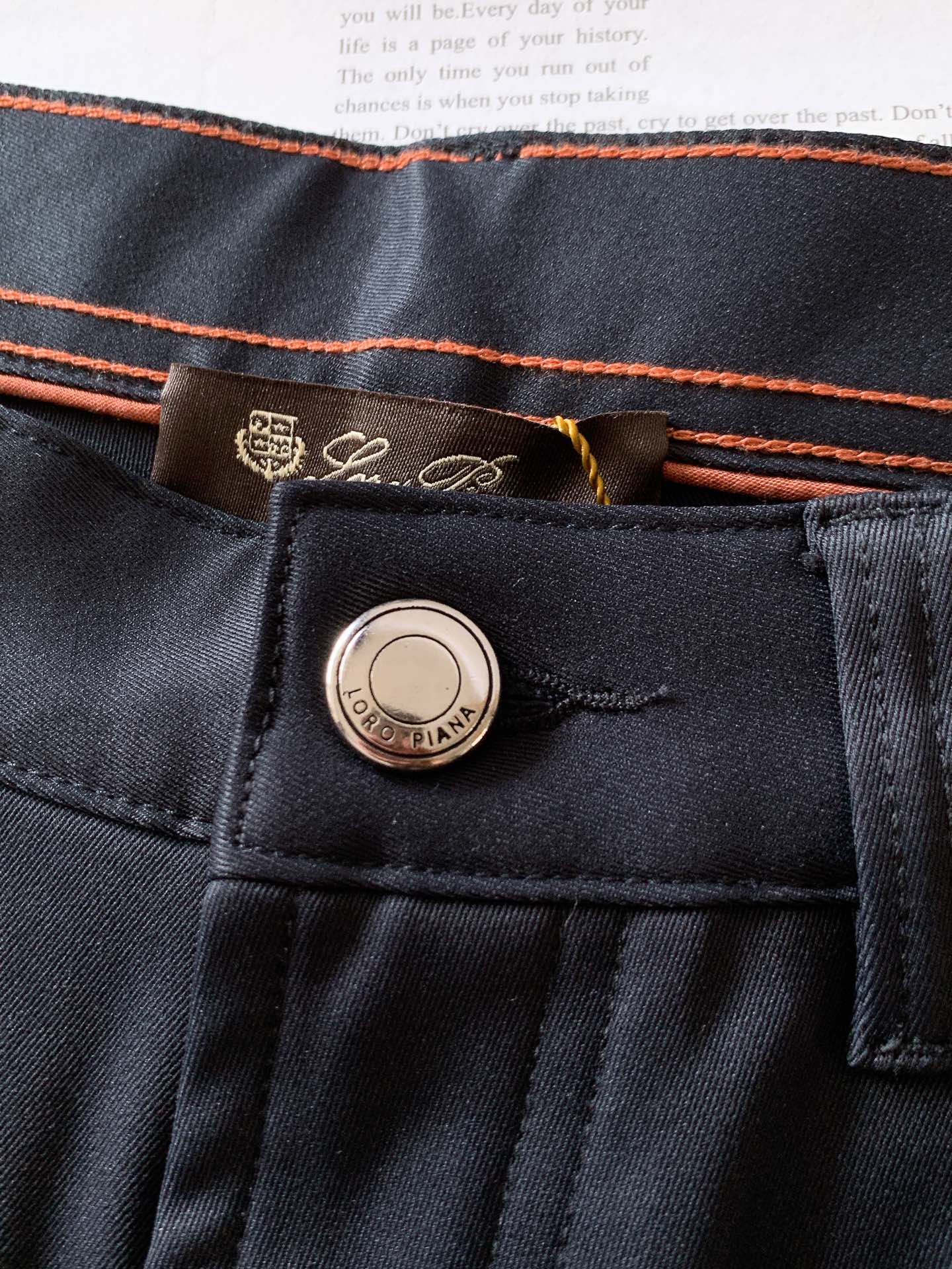 LoroPiana L.P FW早秋新品 商务休闲裤，臻选优质面料打造，贴身舒适，独特设计，缔造简约线条