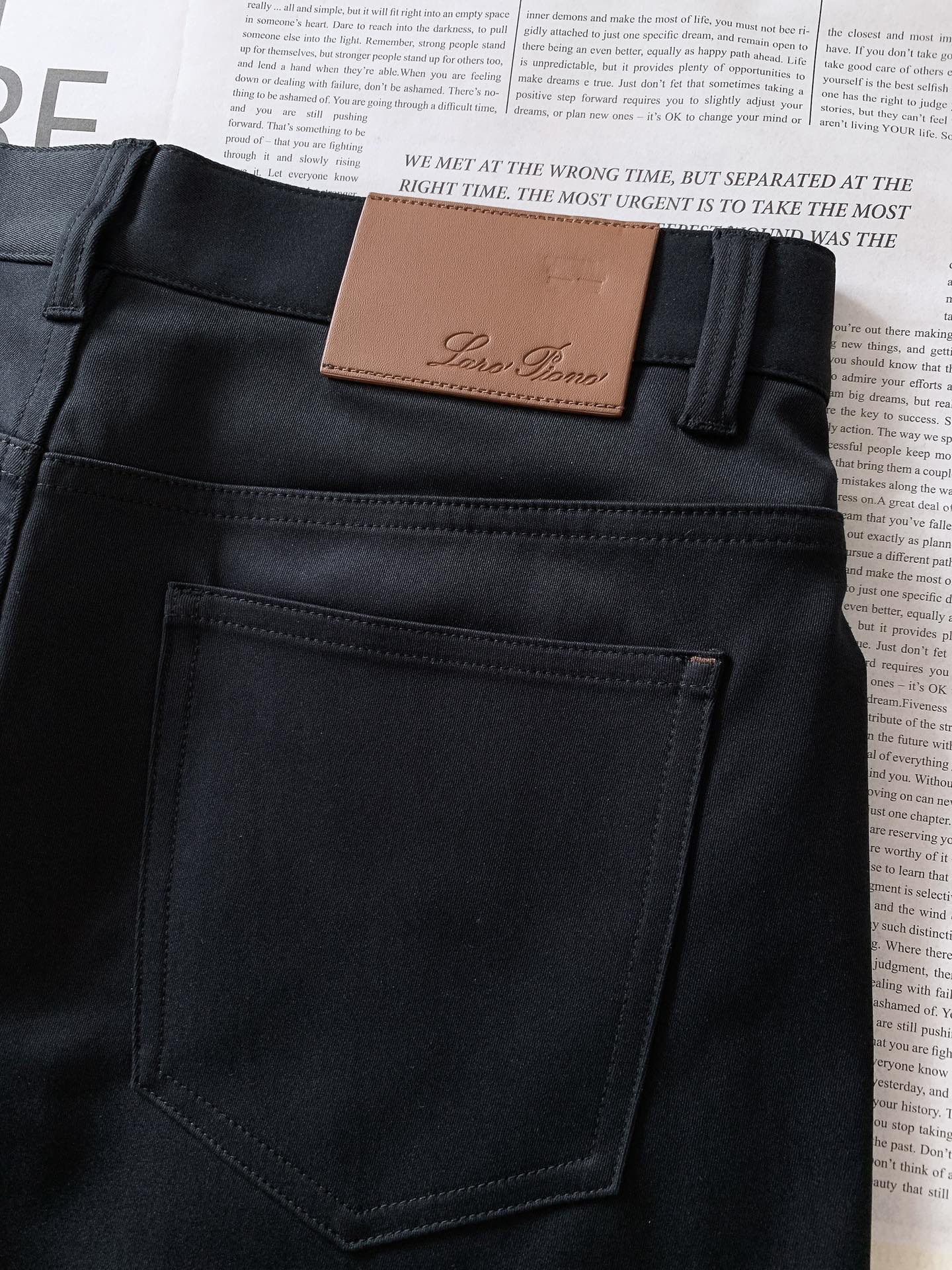 LoroPiana L.P FW早秋新品 商务休闲裤，臻选优质面料打造，贴身舒适，独特设计，缔造简约线条