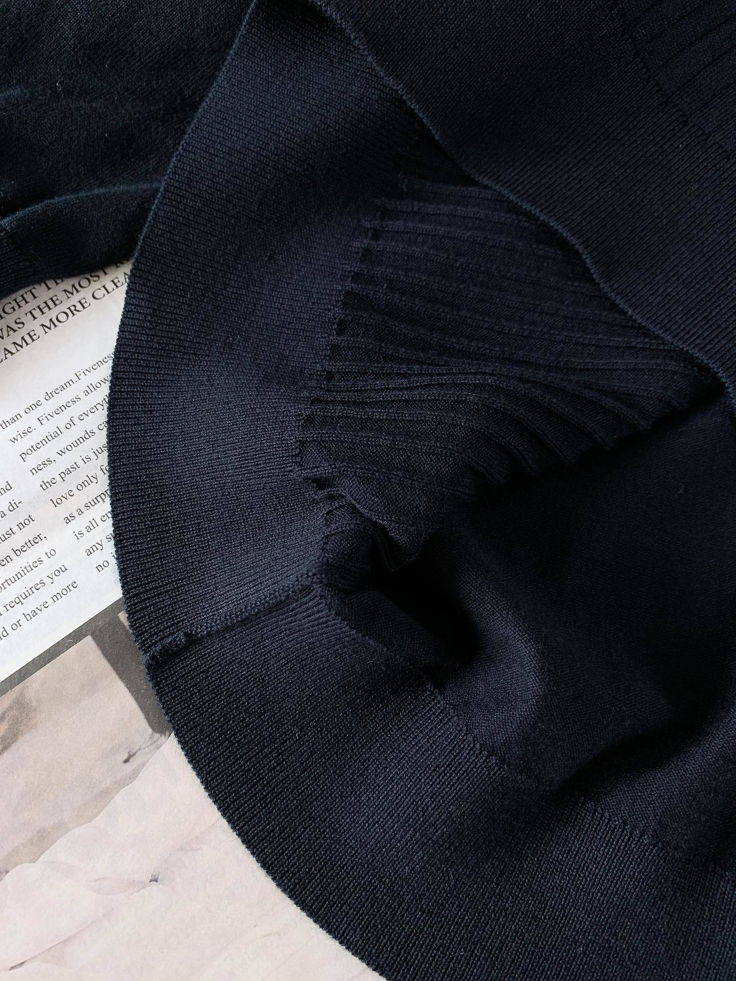 LoroPiana L.P FW早秋新品 长袖针织衫打底衫。精致工艺、高级质感、经典单品,这些都是意式穿