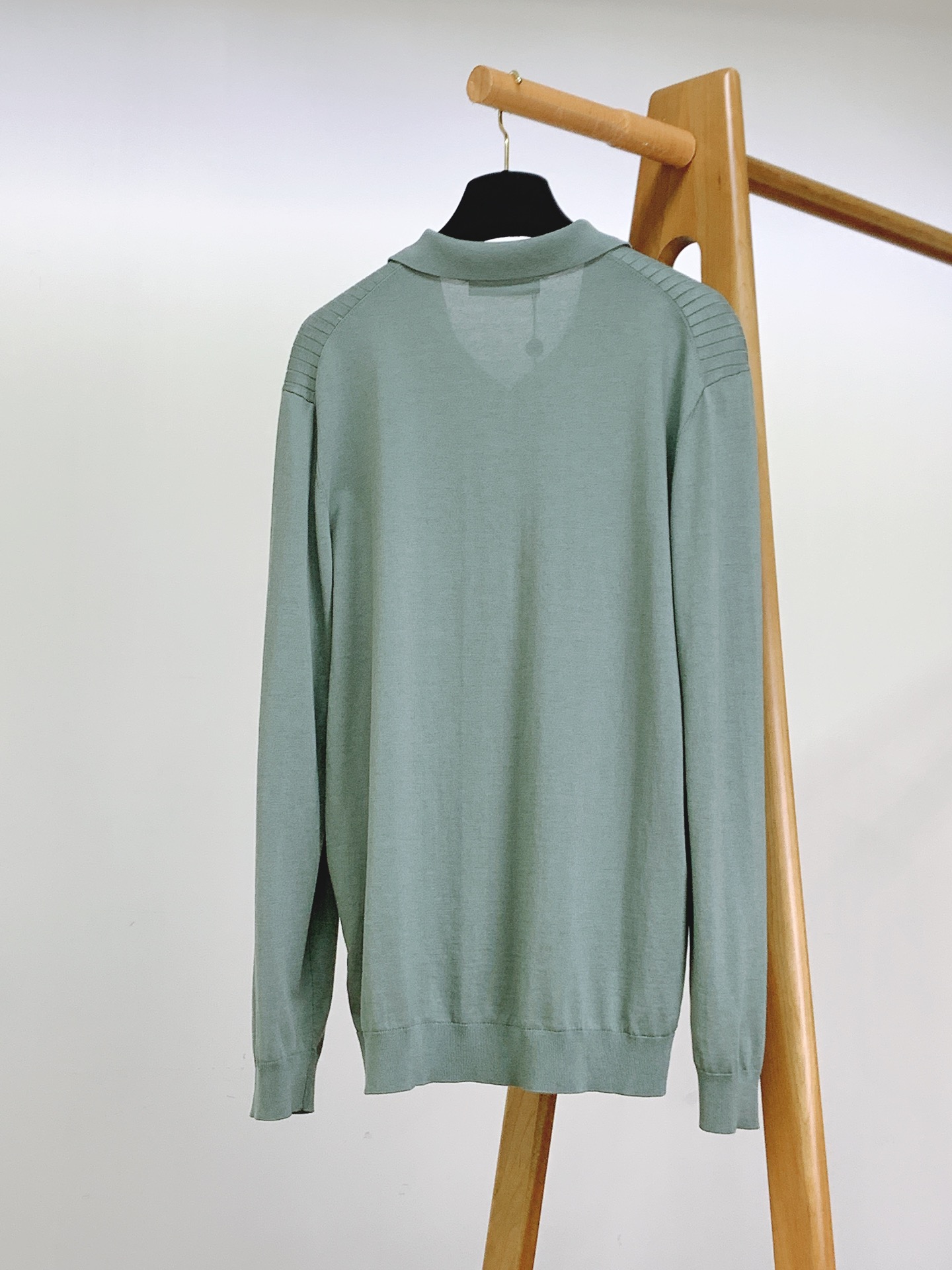 LoroPiana L.P FW早秋新品 长袖针织衫打底衫。精致工艺、高级质感、经典单品，这些都是意式穿