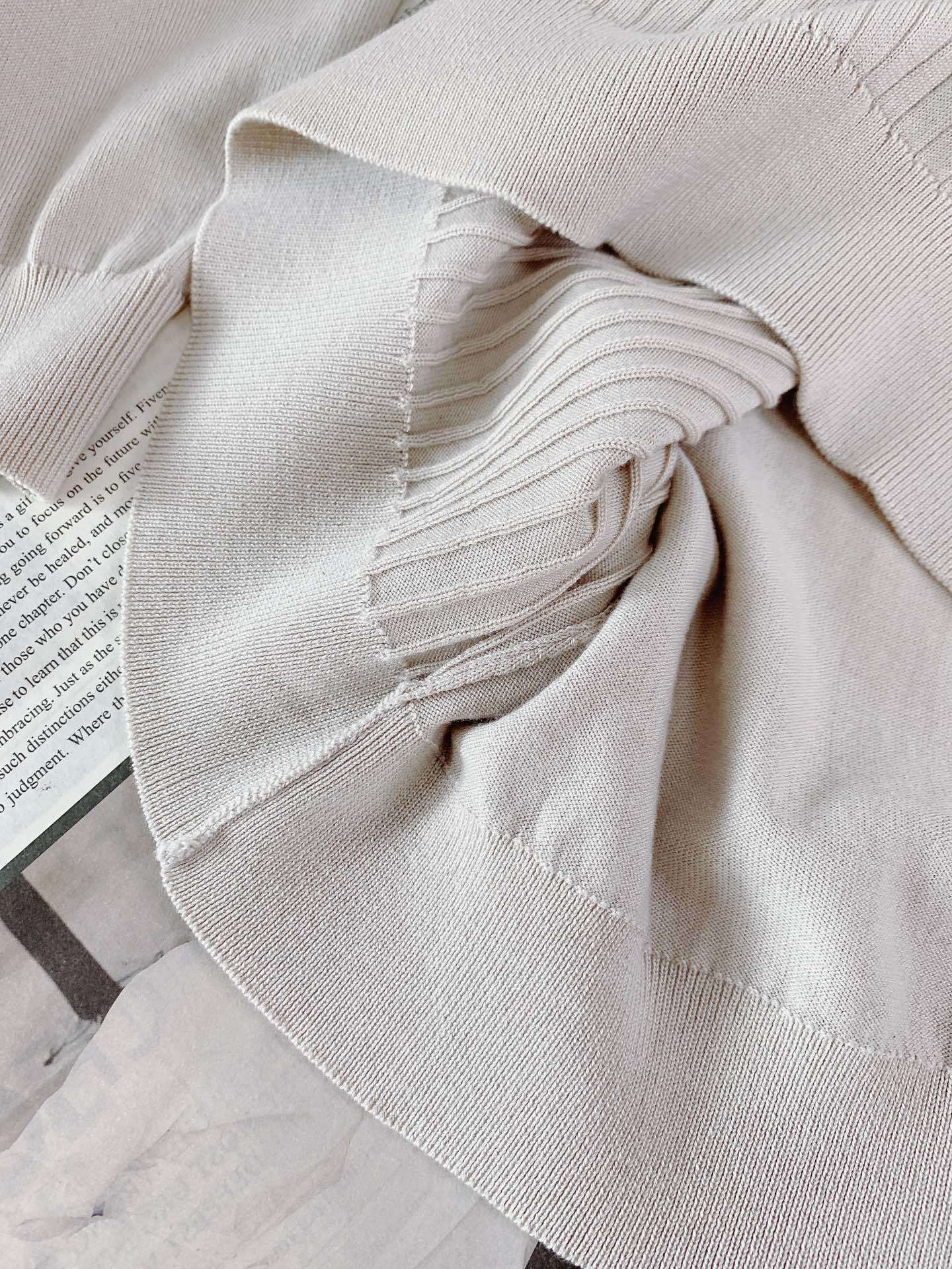 LoroPiana L.P FW早秋新品 长袖针织衫打底衫。精致工艺、高级质感、经典单品,这些都是意式穿