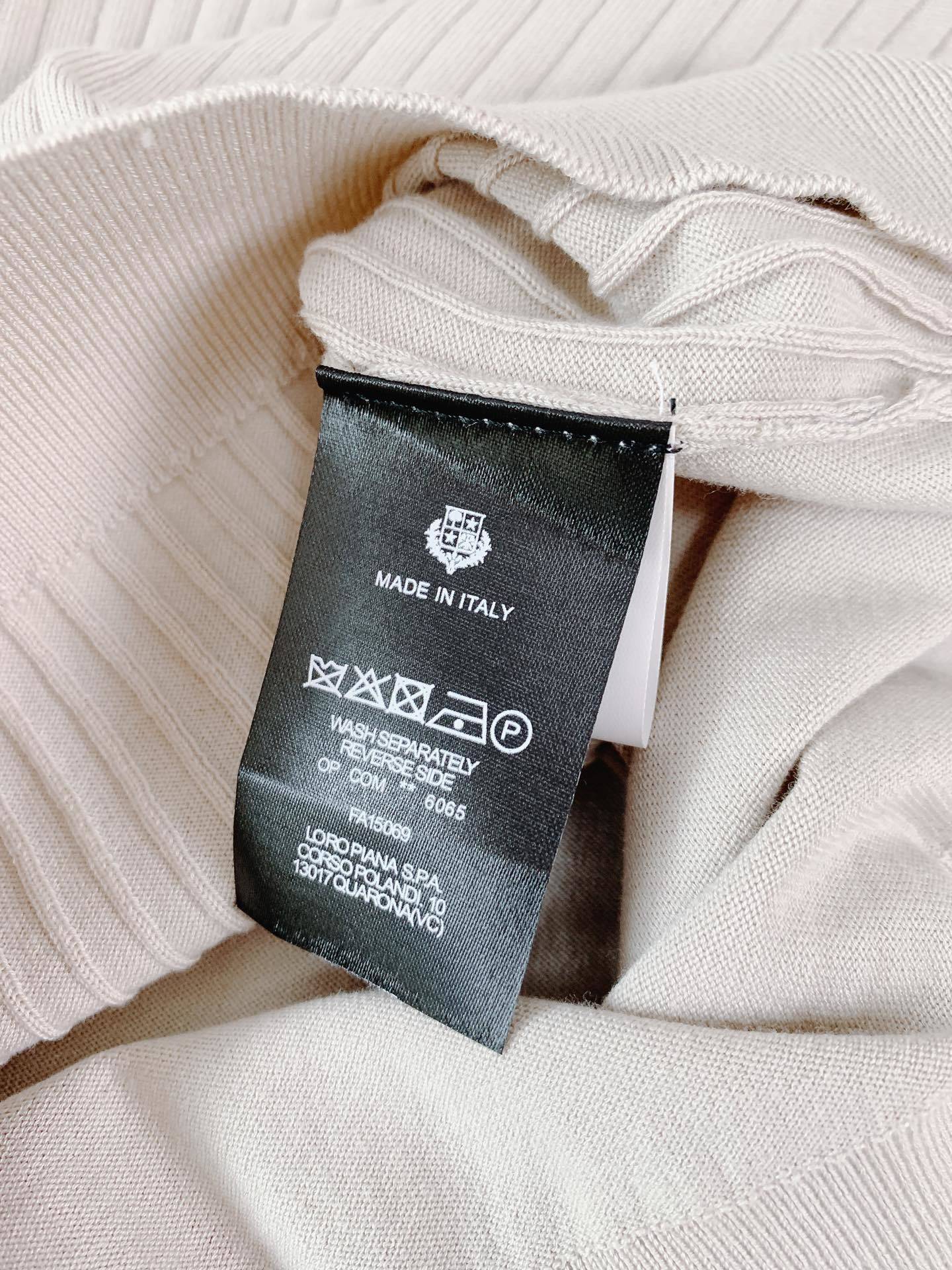 LoroPiana L.P FW早秋新品 长袖针织衫打底衫。精致工艺、高级质感、经典单品,这些都是意式穿