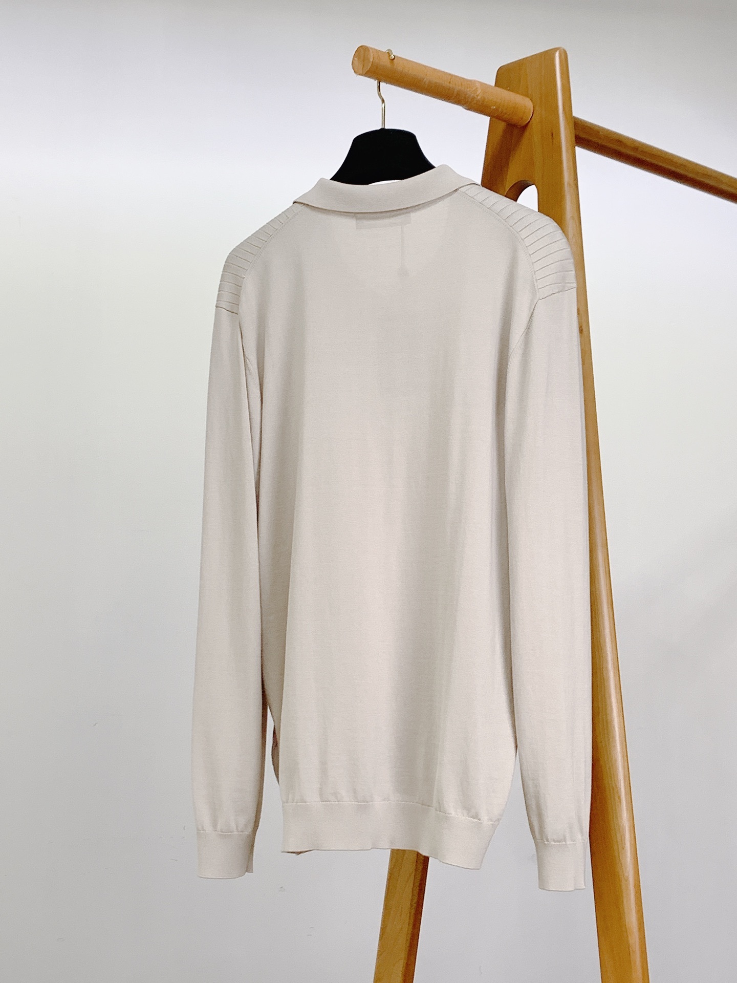 LoroPiana L.P FW早秋新品 长袖针织衫打底衫。精致工艺、高级质感、经典单品,这些都是意式穿