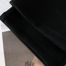 Burberry 巴宝莉 2025FW早秋新品 刺绣抽绳休闲裤时尚系列,独特设计,抽绳休闲长裤 订纱开始 Burberry 巴宝莉 2025FW早秋新品 刺绣抽绳休闲裤时尚系列,独特设计,抽绳休闲长裤 订纱开始