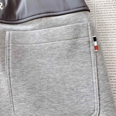 Moncler 蒙口 2025FW早秋新品 时尚抽绳休闲裤时尚系列,独特设计,抽绳休闲长裤 订纱开始订染 Moncler 蒙口 2025FW早秋新品 时尚抽绳休闲裤时尚系列,独特设计,抽绳休闲长裤 订纱开始订染