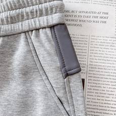 Moncler 蒙口 2025FW早秋新品 时尚抽绳休闲裤时尚系列,独特设计,抽绳休闲长裤 订纱开始订染 Moncler 蒙口 2025FW早秋新品 时尚抽绳休闲裤时尚系列,独特设计,抽绳休闲长裤 订纱开始订染