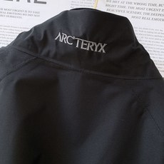 ARCTERYX 始祖鸟 SOLANO JACKETM 男子软壳夹克这款多功能的 Solano 采用 G ARCTERYX 始祖鸟 SOLANO JACKETM 男子软壳夹克这款多功能的 Solano 采用 G