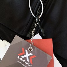 X-BIONIC®风盾SCHOELLER软壳连帽夹克 情侣款 压胶软壳衣 面料成分面料:52.6%聚酯 X-BIONIC®风盾SCHOELLER软壳连帽夹克 情侣款 压胶软壳衣 面料成分面料:52.6%聚酯