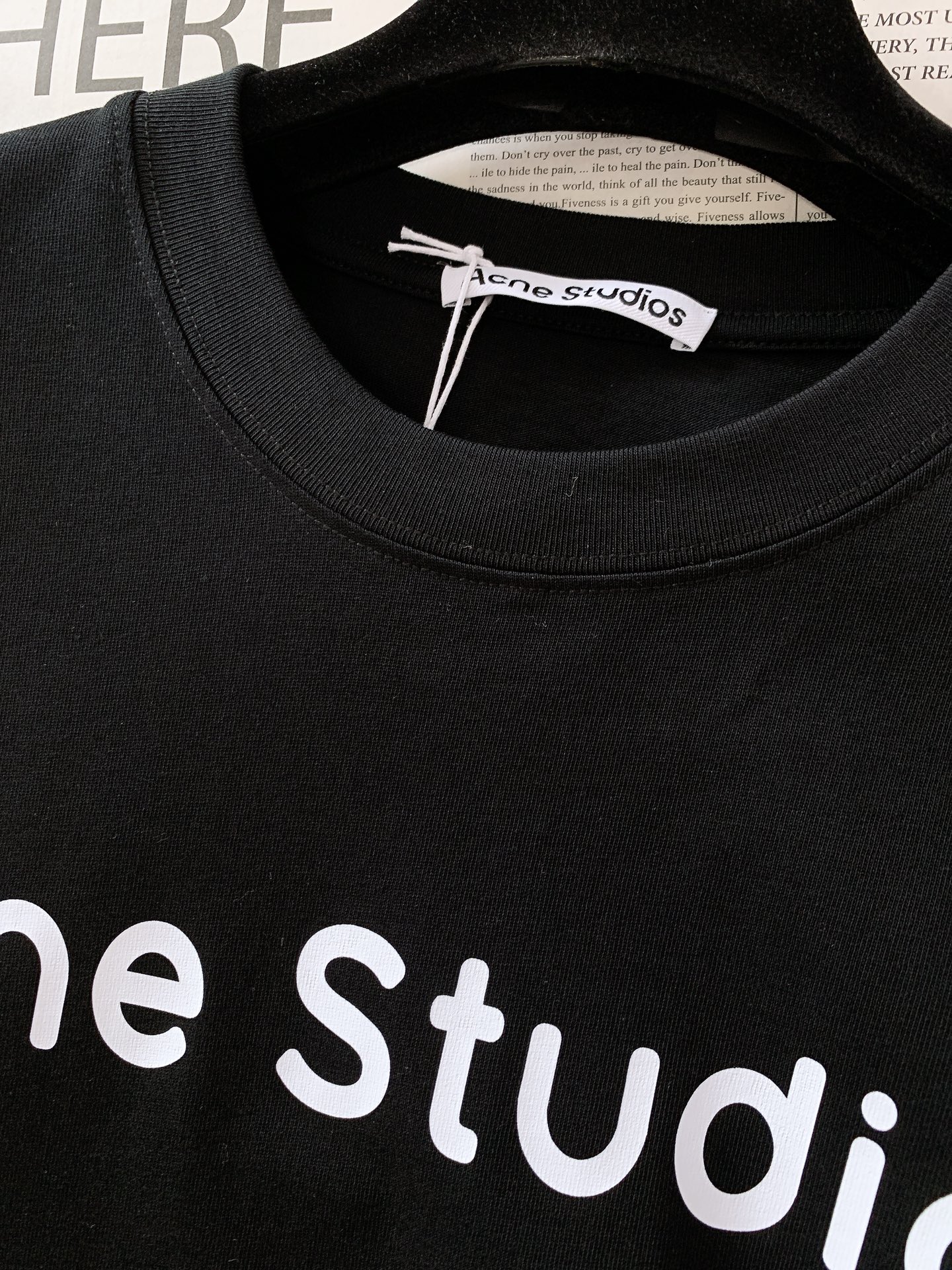 AcneStudios 艾克妮 1996系列 纯棉字母印花长袖T恤打底衫 男女同款采用100%纯棉高克重