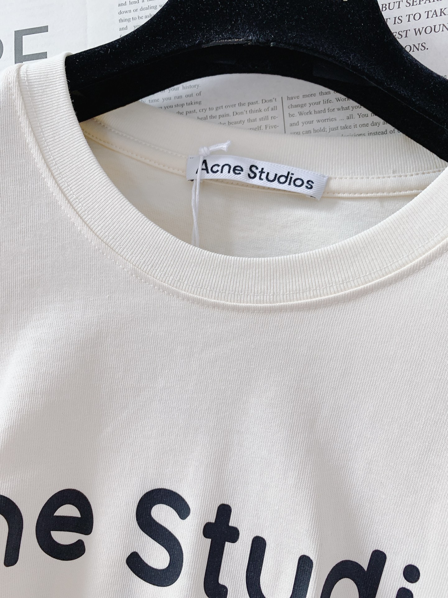 AcneStudios 艾克妮 1996系列 纯棉字母印花长袖T恤打底衫 男女同款采用100%纯棉高克重