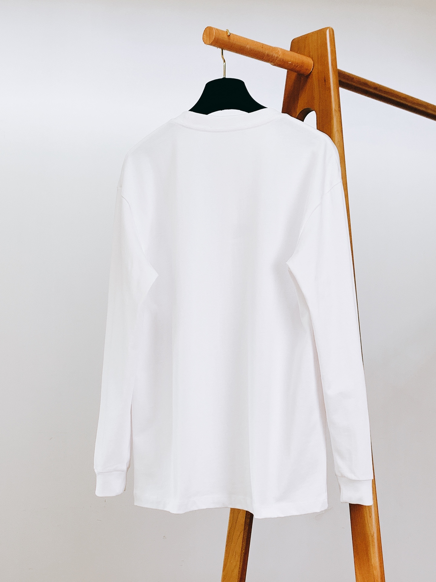 AcneStudios 艾克妮 1996系列 纯棉字母印花长袖T恤打底衫 男女同款采用100%纯棉高克重