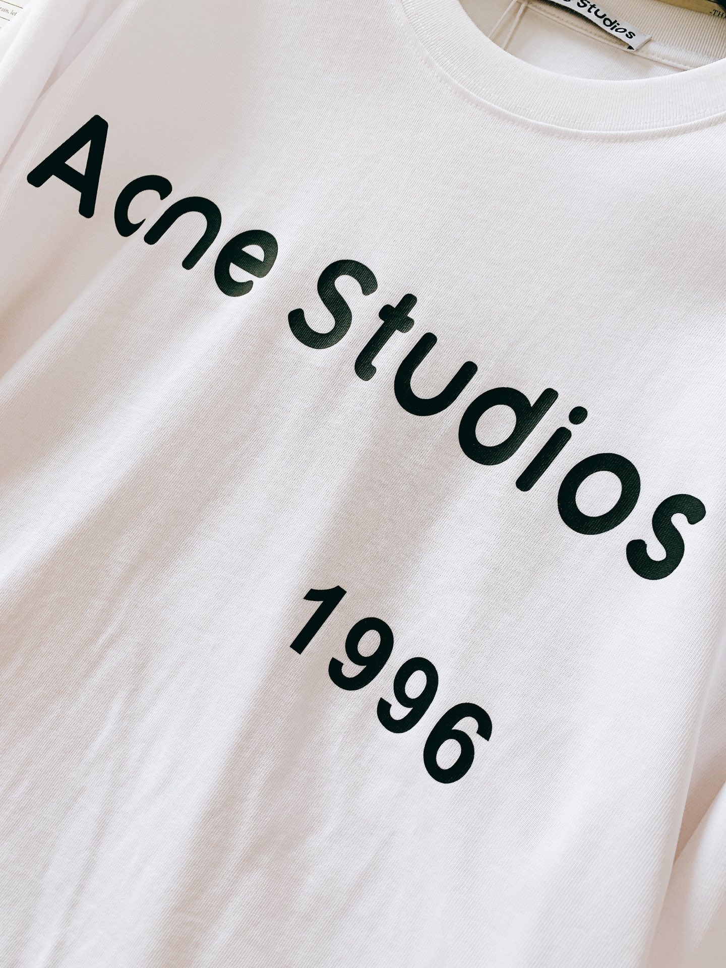AcneStudios 艾克妮 1996系列 纯棉字母印花长袖T恤打底衫 男女同款采用100%纯棉高克重
