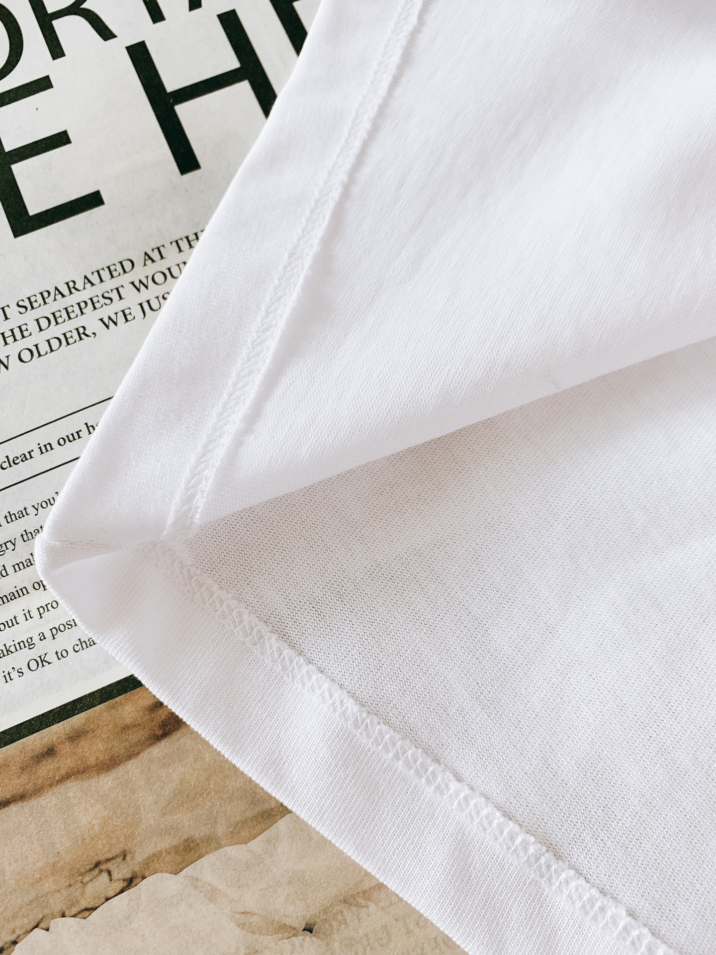 AcneStudios 艾克妮 1996系列 纯棉字母印花长袖T恤打底衫 男女同款采用100%纯棉高克重