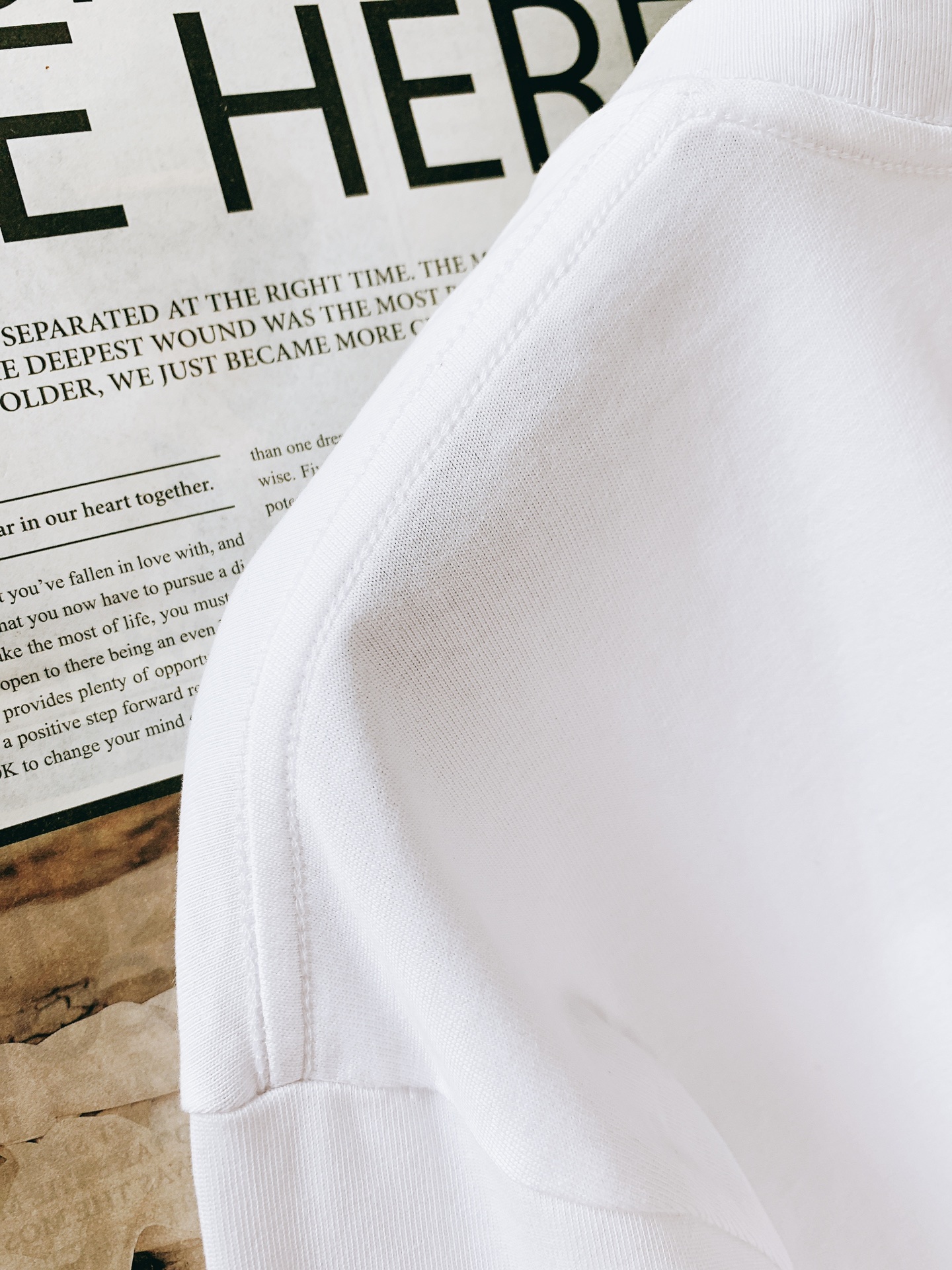 AcneStudios 艾克妮 1996系列 纯棉字母印花长袖T恤打底衫 男女同款采用100%纯棉高克重