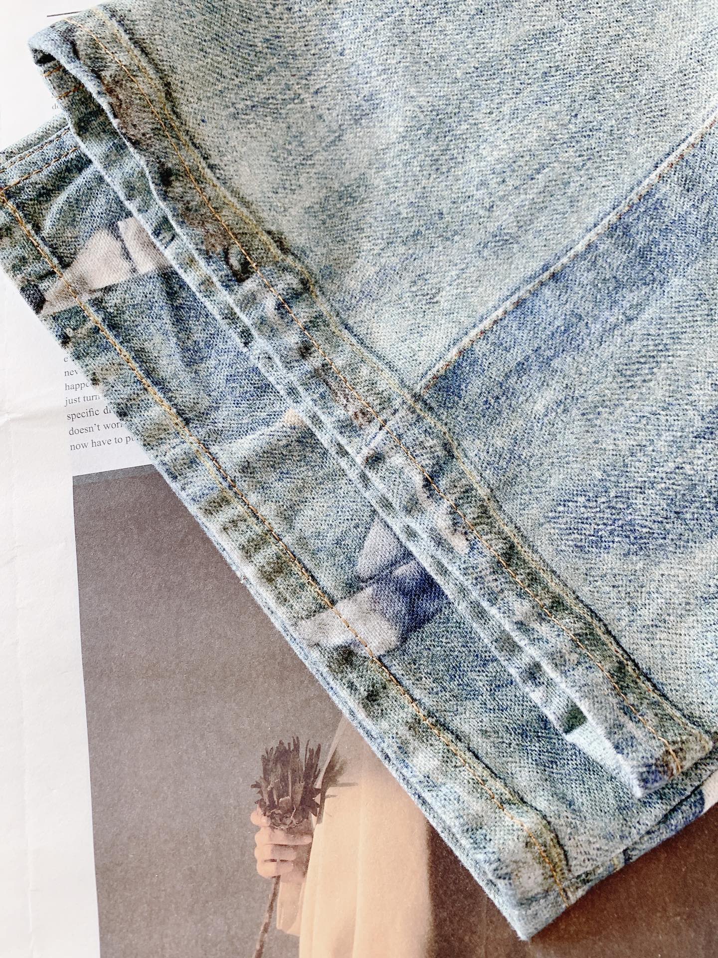 Acne Studios 艾克妮 1981系列牛仔裤 蕾丝珍珠链条3D印花宽松牛仔裤 男女同款工艺说明：