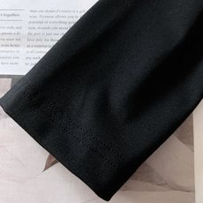 DESCENTE迪桑特 立体压胶运动系列立领半拉链长袖 磨毛薄绒采用320g超柔曼巴棉;内里磨毛薄绒,更 DESCENTE迪桑特 立体压胶运动系列立领半拉链长袖 磨毛薄绒采用320g超柔曼巴棉;内里磨毛薄绒,更