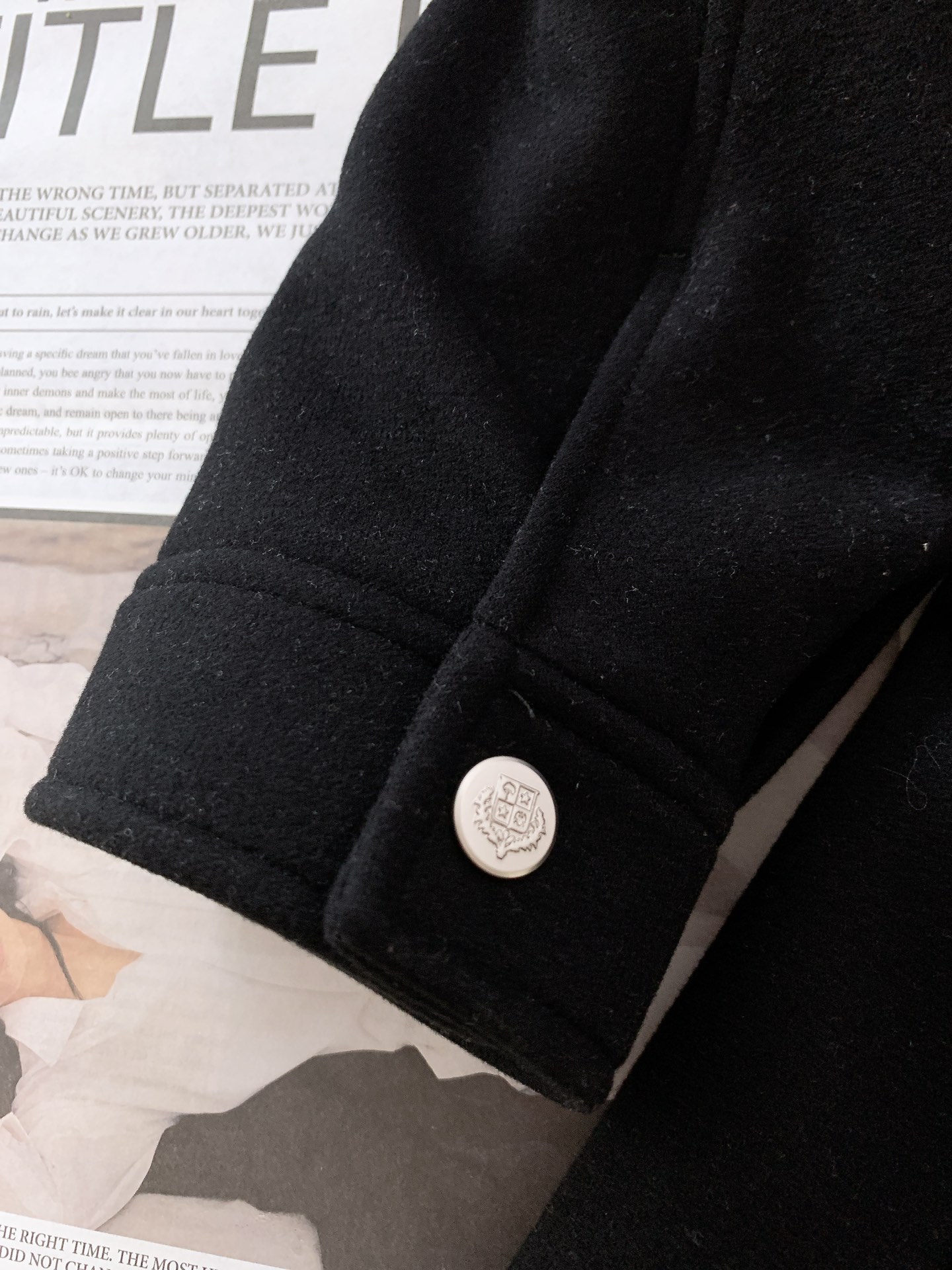 LoroPiana L.P FW秋冬新品 当羊绒基因邂逅经典夹克廓形，奢适体验便有了具象表达。甄选顶级羊