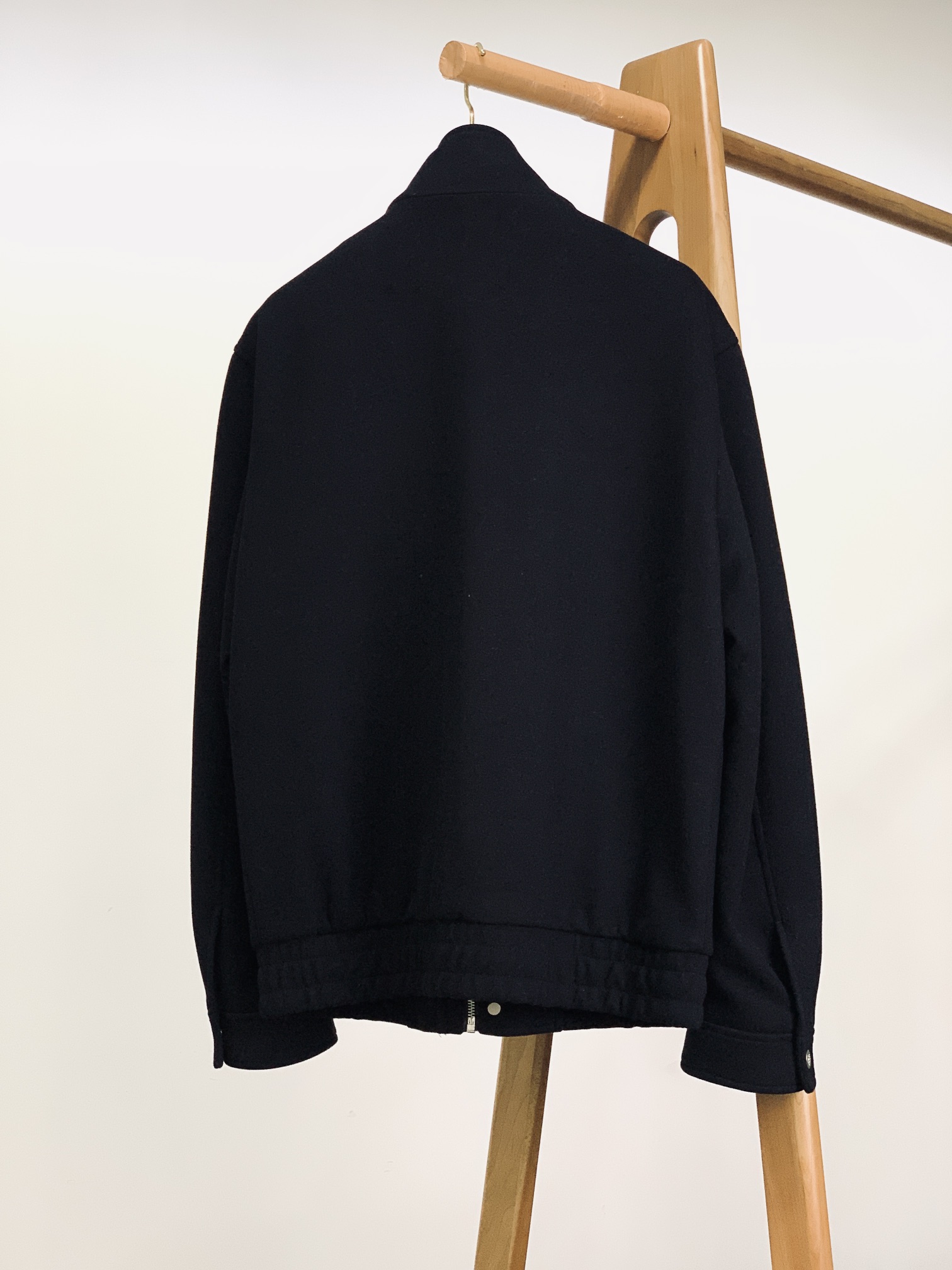 LoroPiana L.P FW秋冬新品 当羊绒基因邂逅经典夹克廓形，奢适体验便有了具象表达。甄选顶级羊